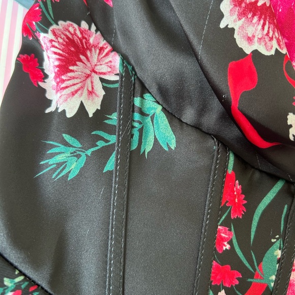 🎀🌹Gorgeous Ribbon and Roses Print Ruffled Corset Mini Dress - Picture 10 of 12